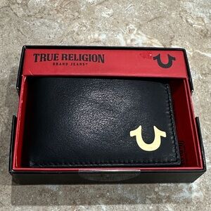 True Religion Genuine Leather Wallet – New in Box